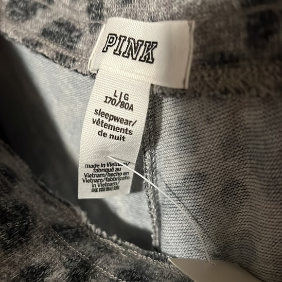 Victoria’s Secret skinny jogger, size large, leopard design pants - Picture 3 of 8